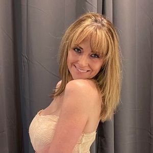 Meet your Posher, Estelle